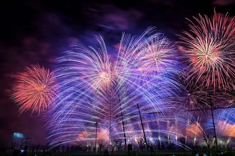 2021新年烟花秀 璀璨绽放滴水湖