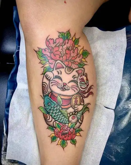 招财猫纹身图片_脚部老传统猫招财猫纹身图案