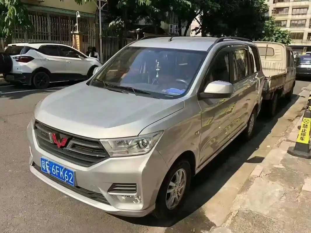 2021年7月,五菱宏光s七座,1.5l.2021年7月,五 - 抖音