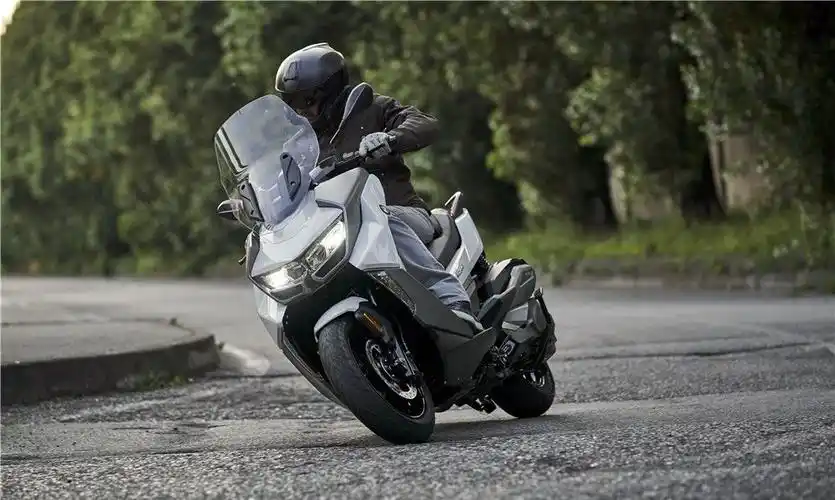 每日之车之bmw(宝马) c 400 gt 踏板摩托车