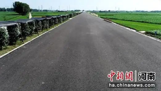 安罗高速豫冀省界至原阳段沥青混凝土面层试验段完工