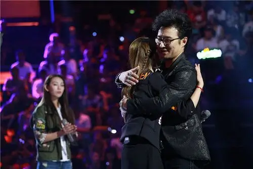 刘雪婧"投诉"汪峰用段子与表情包征服全场