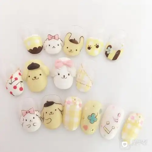 可爱卡通布丁狗黄色格纹手绘甲片韩系样板集美甲图片