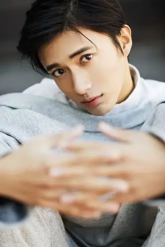 埋线第四天带隐形眼镜 美瞳张着宕髦盎挂逑