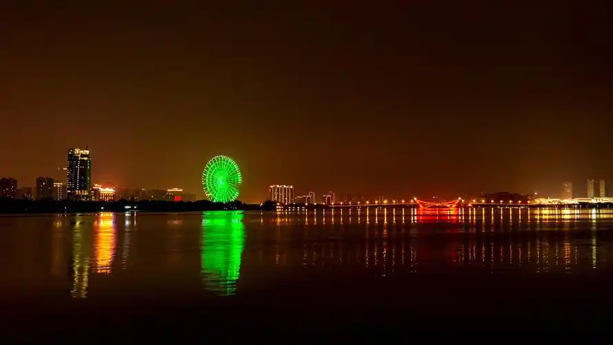 黄石市旅游景点推荐 黄石市位于湖北省东南部,是一个拥有丰富旅游资源