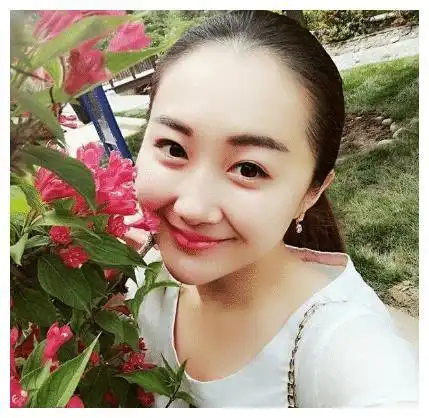 漂亮的王雪,为何会爱上二婚宋小宝,还甘愿为他生下一对龙凤胎?