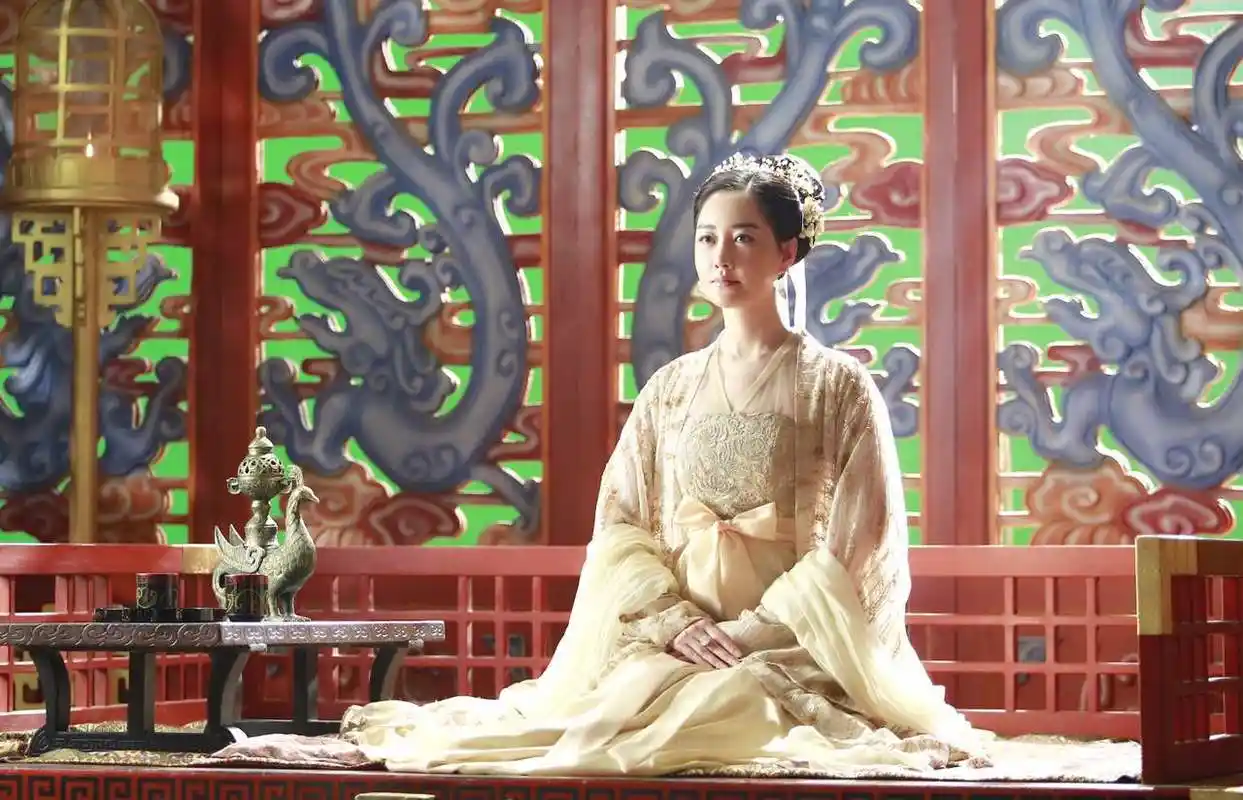 p data-id="gntq3n5epl">刘晓晔,1982年2月2