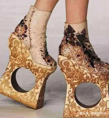 假如给你88万,6款奇葩鞋选1款结婚穿,你选几,图6大开眼界-皮皮搞笑中