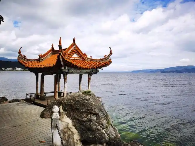 抚仙湖:孤山岛,禄充景区和樱花谷