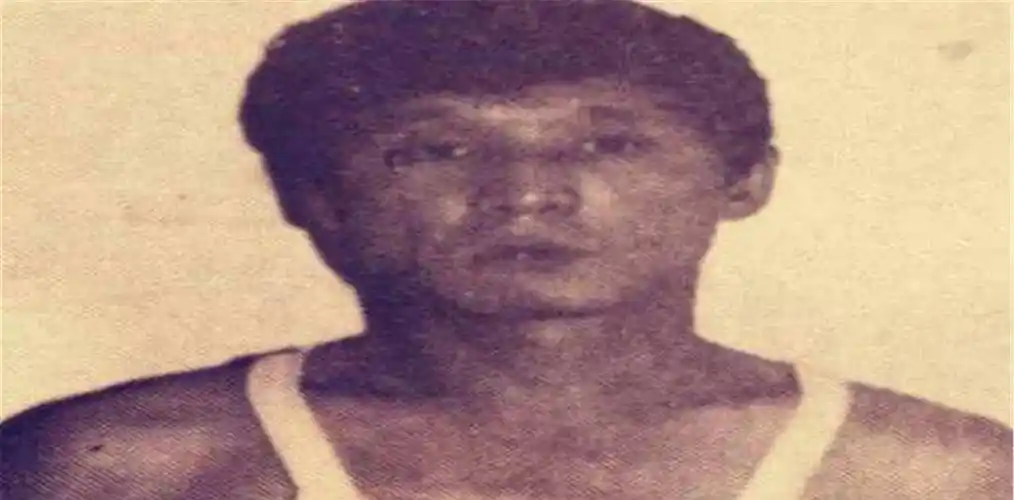 作为老大自然要有一个打手来保护自己的安全,而莫磊就是一开始就跟随