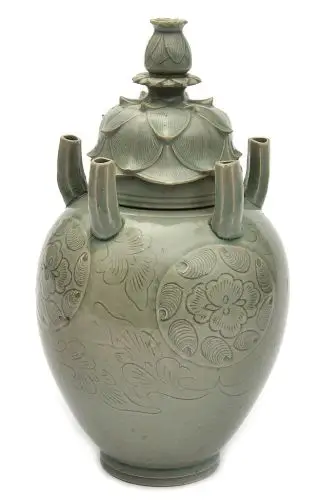 越窑秘色瓷拍卖成交价格与鉴赏