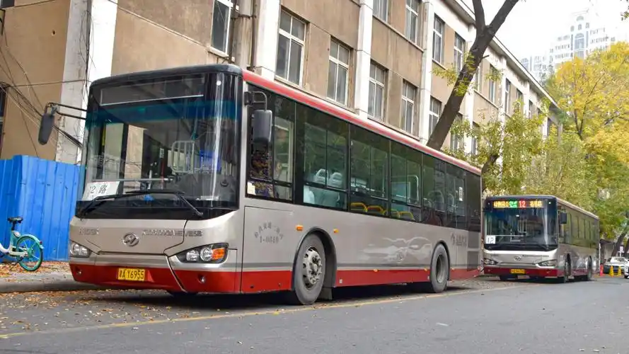 天津公交12路海格松正混动运行片段(1-0341)_哔哩哔哩_bilibili