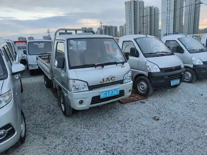 江淮康铃3.3栏板货车图片