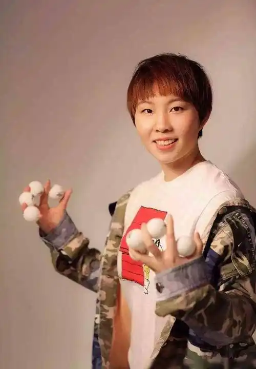 国乒"富二代"朱雨玲:退役后接手家族事业,父亲是四川商界领袖_乒乓球