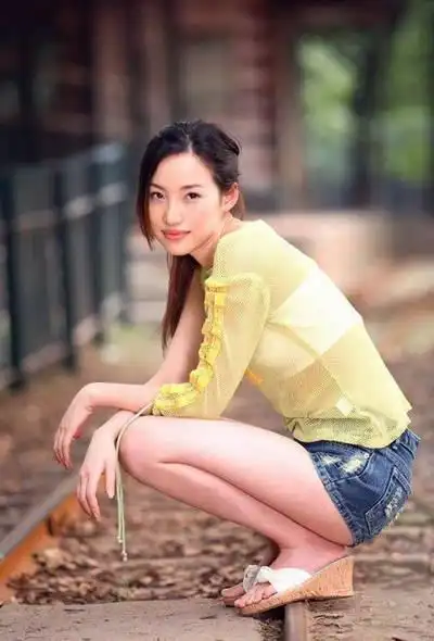 网络第一美女ayawawa