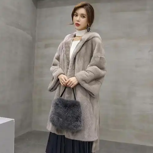 水貂的款式越来越广,时尚潮流的风范从来不会冷场,带来欧美大气的感觉