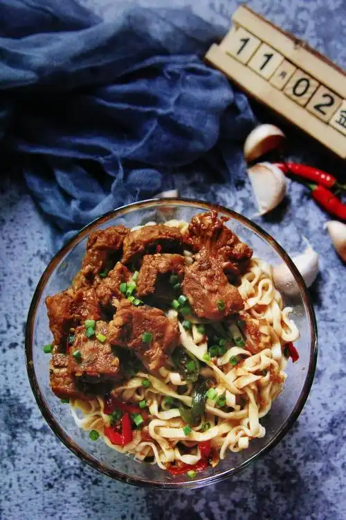 "香辣排骨"续集之"排骨拌面"