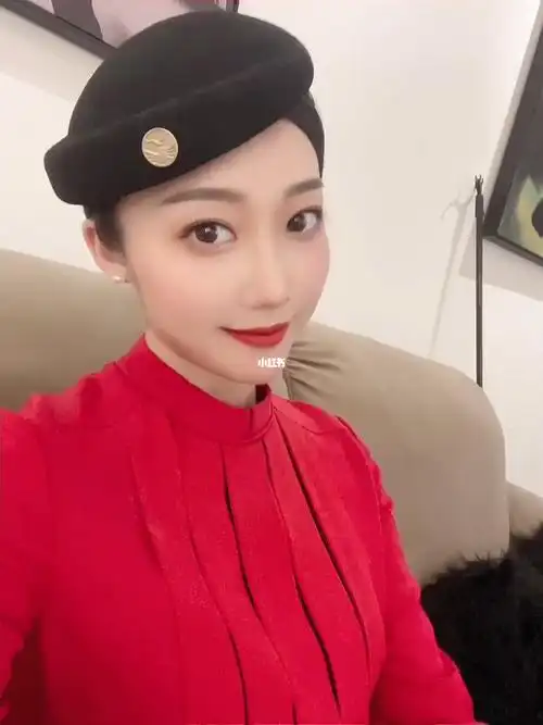 自带港风7375小辣椒61川航制服上身意外港风