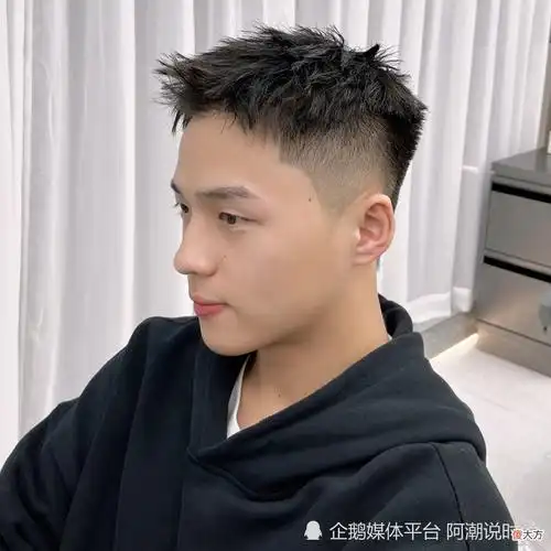 【时尚一点】今夏还只会剪"寸头"就out了,男生夏季发型这样剪有型又