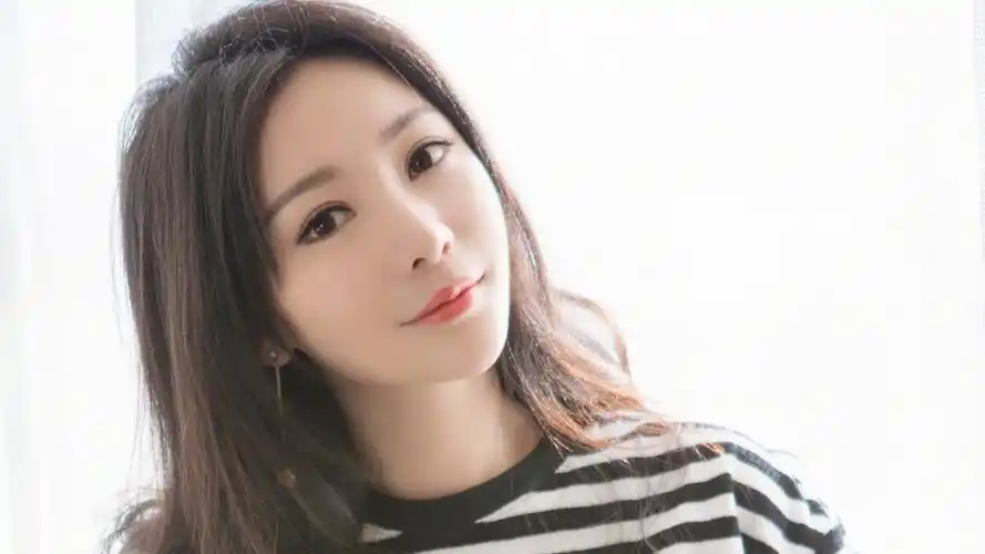 柳岩头像图片-美女壁纸-高清美女图片-第9图-娟娟壁纸