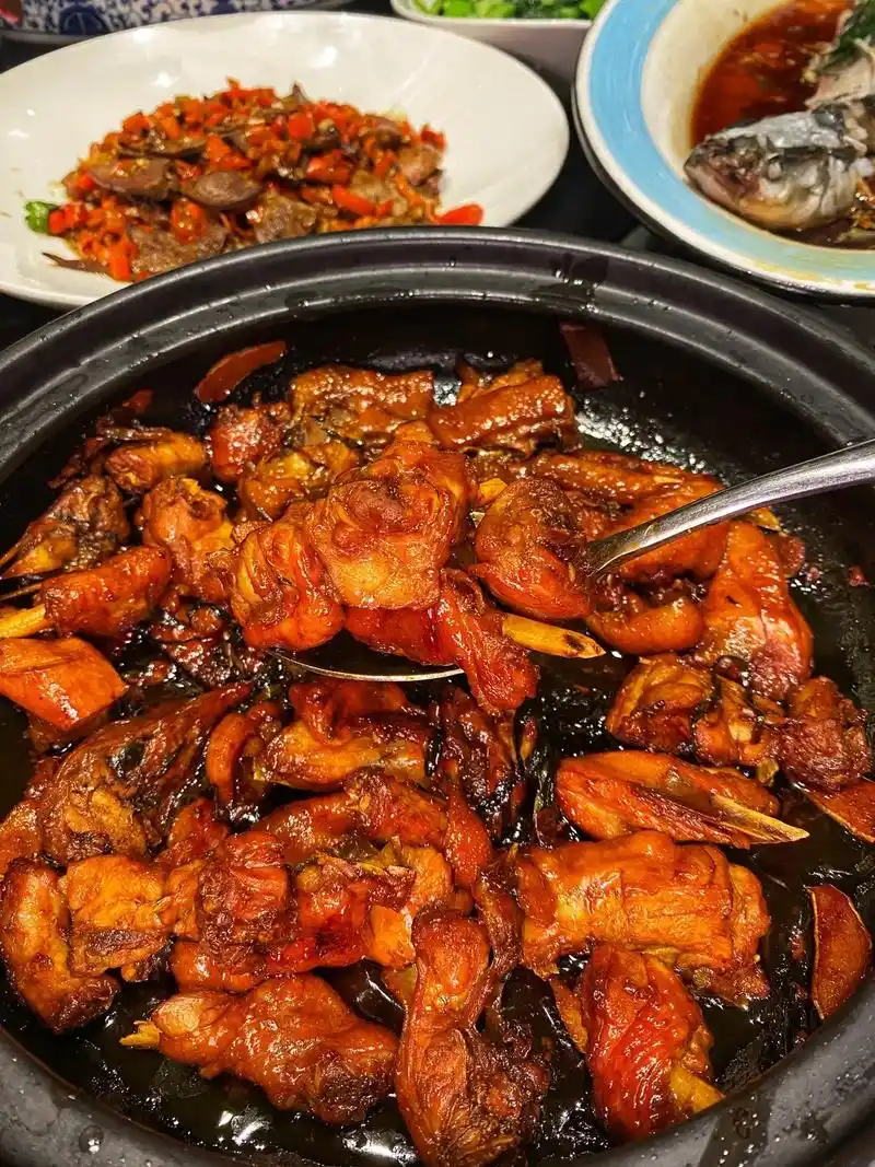 江西名菜,飞天三杯鸡你们听说过吗?赶上时鲜楼一百周年庆 能吃 - 抖音