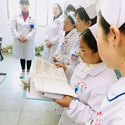 中医科开展规范化护理晨间交接班及床头交接班