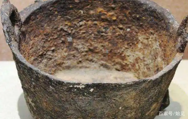 老农一烂锅卖了10块以为赚了大钱结果专家拿走后今值百万