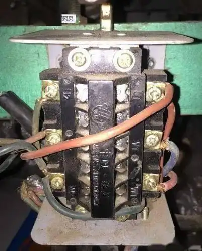 两相电机的正反转接法