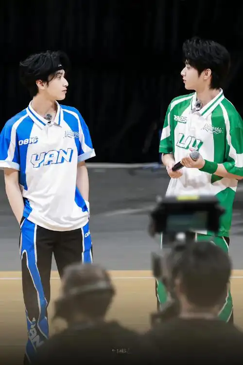 刘耀文得知翔霖一队后的反应#  只知道运动会 刘耀文严浩翔 这两溉怂