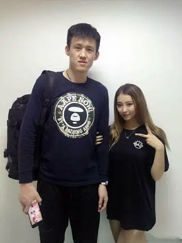 2分范子铭来看看苏伟27分10板撑起宏远内线天空广东9连胜