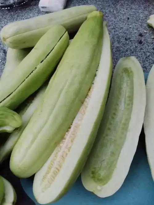 天天下雨,但是难得有白瓜,就就着天气来做吧,有竹盐,应该不会坏掉的