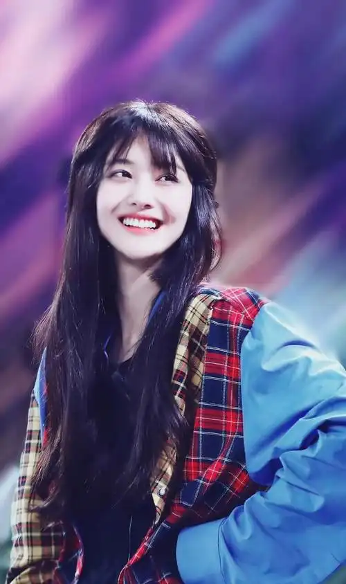 郑爽不愧是清纯美少女!人比花娇,灿烂笑容暖化心灵