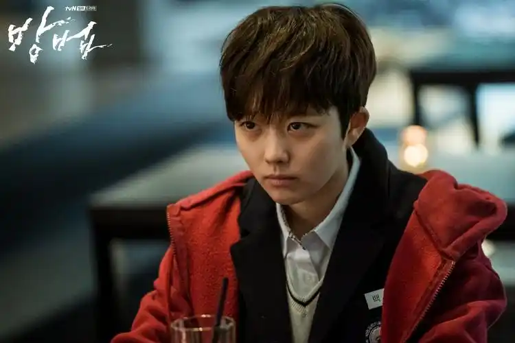 p>郑知晓(         ,jeong ji so),本名玄升玟,1999年9月17日于出生