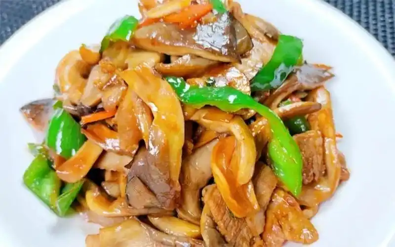 经典家常菜平菇炒肉,鲜香入味,家常下饭,做法简单接地气