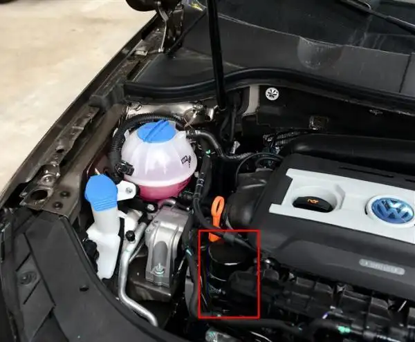 0t发动机机油滤清器在什么位置