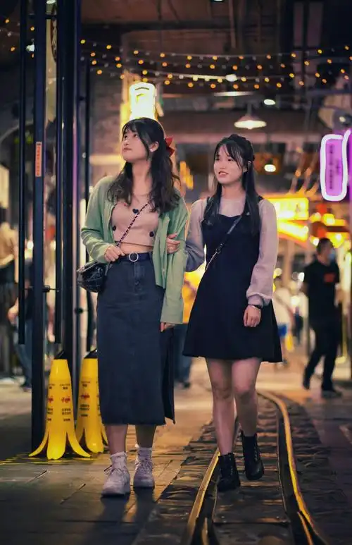 广州天河时尚地下商场街拍.