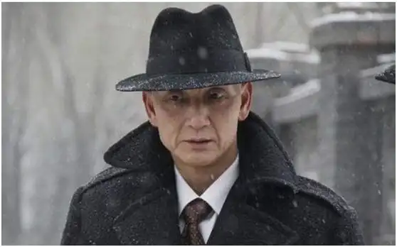 原创雪豹朱子明罕晒近况62岁光头原因令人心疼娇妻颜值抢镜