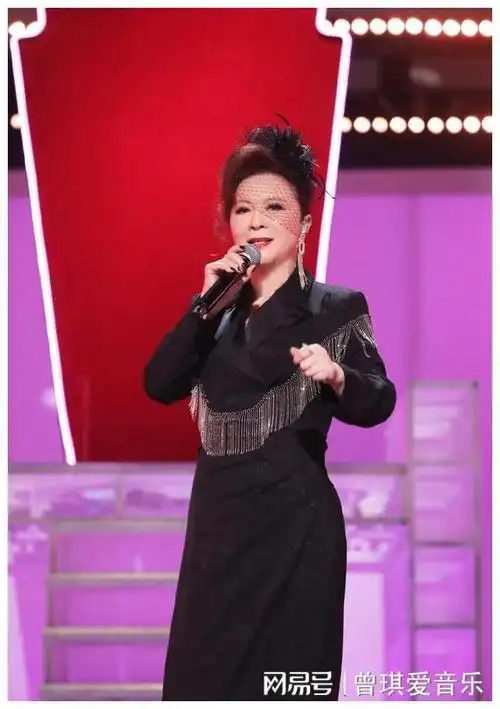 演员蔡明:24岁嫁丁秋星,恩爱38年生一子,62岁想当奶奶