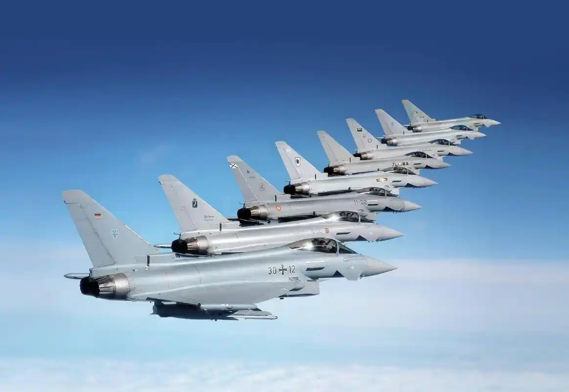 航空新视野# 众所周知,欧洲台风战斗机是英国,德国,意大利和西班牙