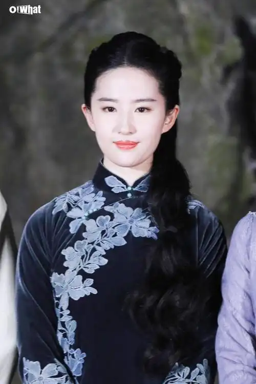 刘亦菲 一身民国服饰复古味道十足
