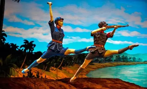 2018年红色娘子军版挂历太太太太美了忍不住发你值得收藏