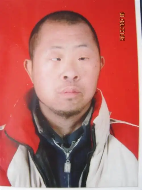 那什么才是弱智呢?我觉得看别人的脸看他的长