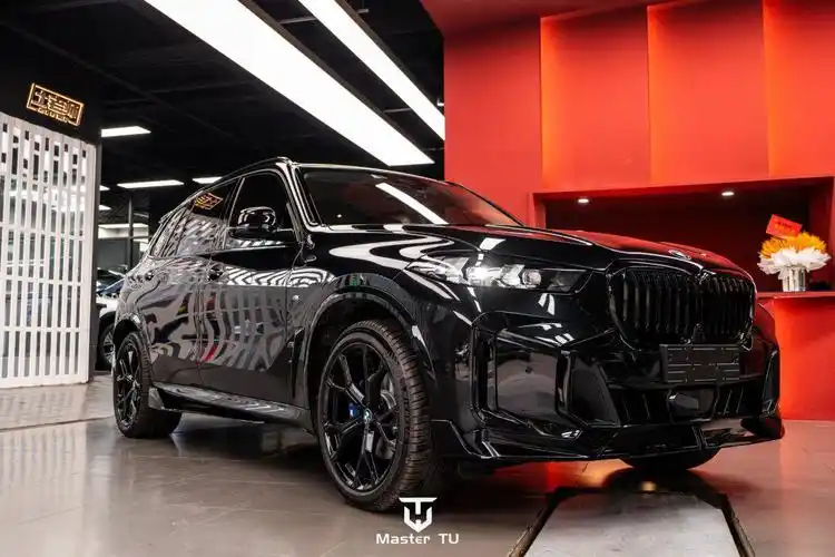 当前位置:>易车>社区>宝马x5m社区>24款x5丑?那黑武士呢?