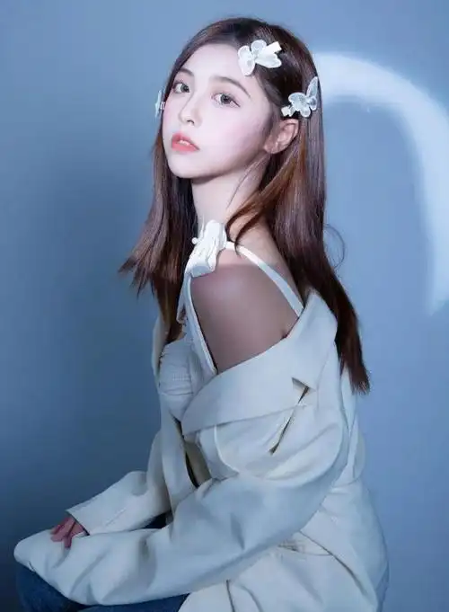 高冷漂亮的小姐姐