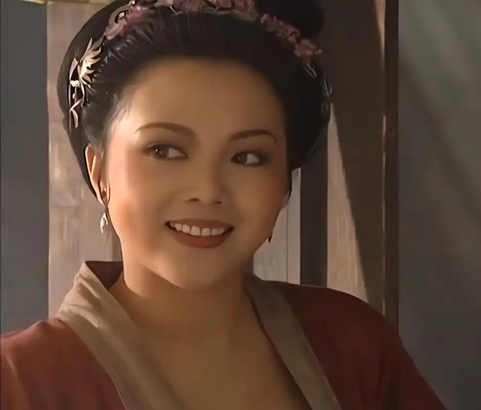 在沂水城东的山岭上,有一片碎砖乱瓦,人们说这就是