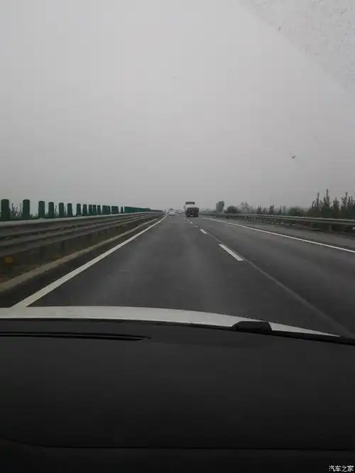 早上六点开车上高速路路畅通无堵……!