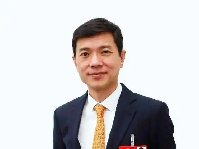 纵横看两会百度创始人李彦宏提交3项建议