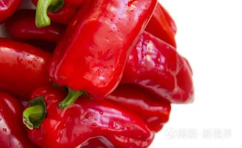 在白色背景上的红色甜辣椒.照片-正版商用图片1k6qqs-摄图新视界