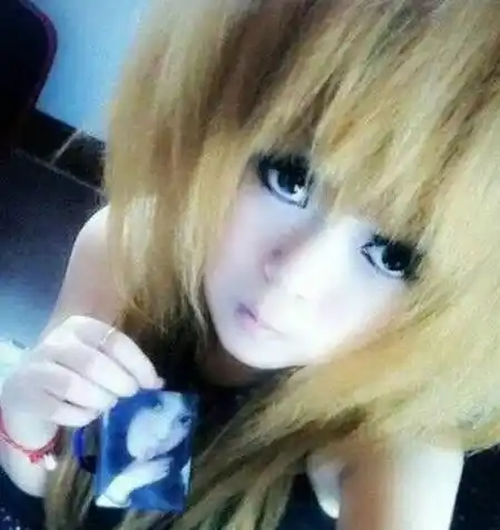 2006年,14岁的杀马特女生,一个比一个漂亮,当时,她们长什么样_因为