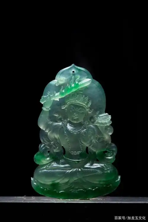 加龙翡翠玉雕艺术作品创作——《文殊菩萨》